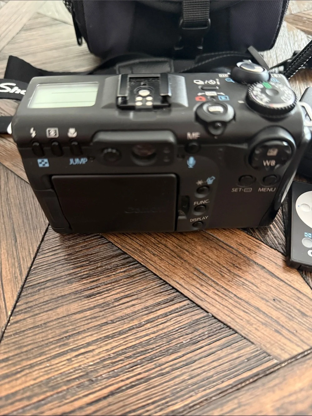 Canon PowerShot G5 5MP Vintage Digital Camera 4x Optical Zoom Bundle
